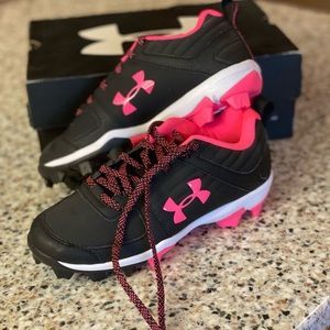 Girls Softball cleats